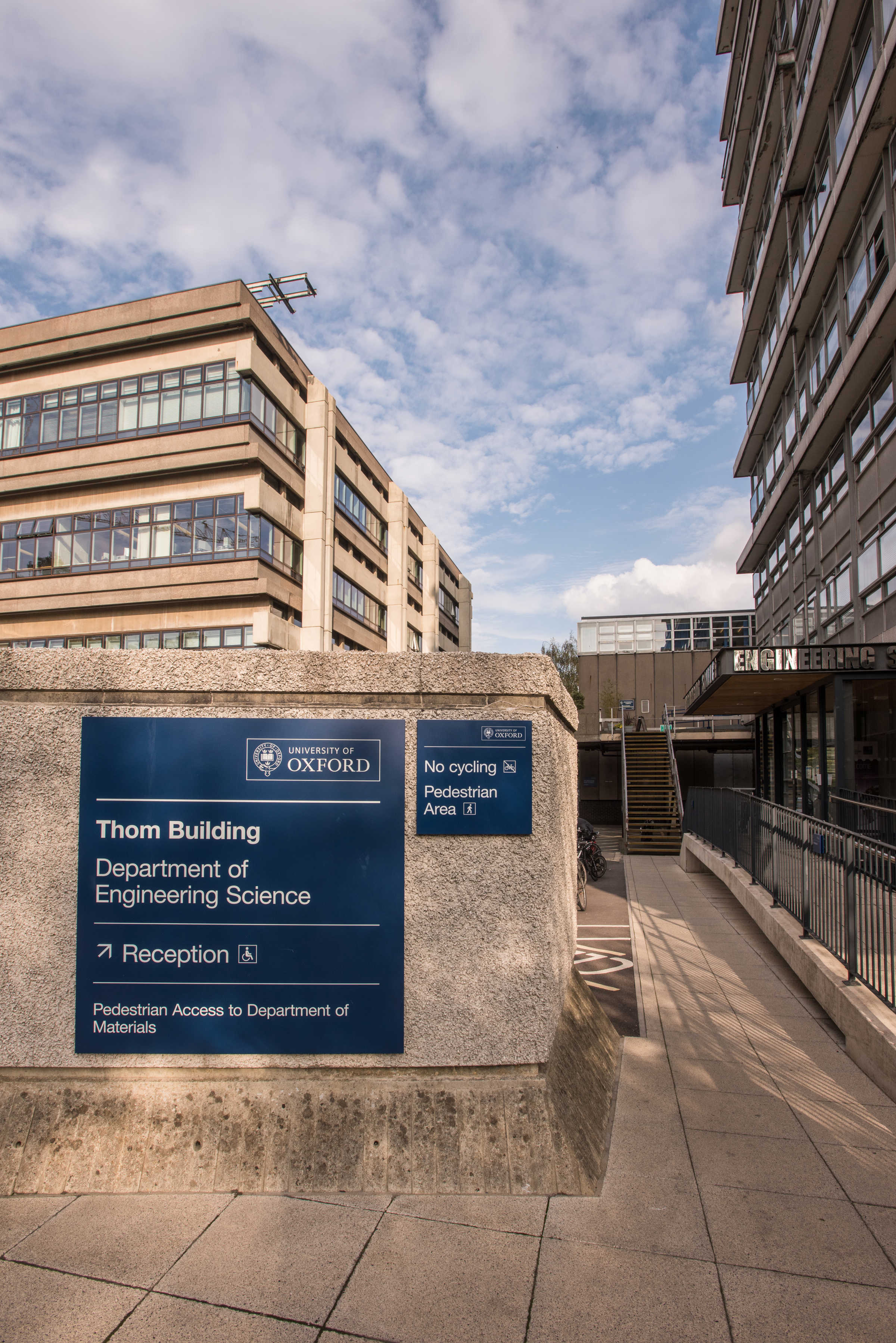 Engineering Science Thom building sign